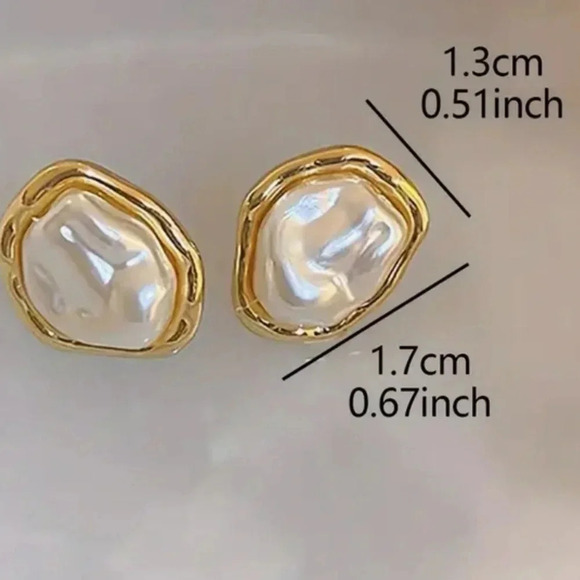 Silver tone and faux Pearl stud earrings NWTs - Picture 3 of 4